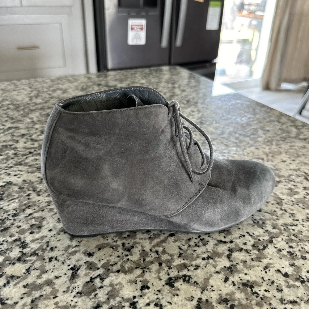 Vionic Becca Wedge Suede Lace‎ Up Elevated Booties Womens 9 Casual Classic